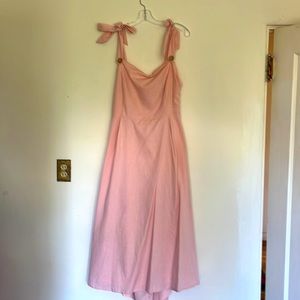 Beautiful, never worn, pink linen dress, with cut out back, size 2x